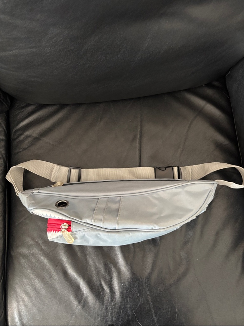 JAWS Grey White Shark Sling Bag and Pink Tote Bag Sawfish “Let Me Do It For You" - Picture 11 of 15